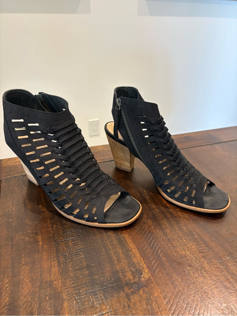 Women’s Paul Green Black Cutout Peep-Toe Block Heel Sandals